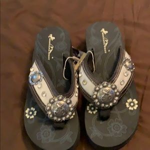 Montana west cowhide flip flops